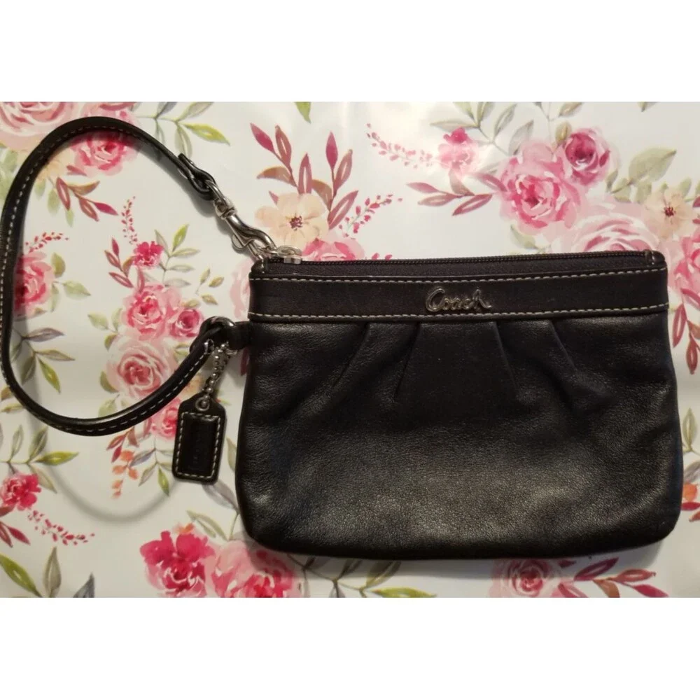 Coach Women's Wristlet Black Leather Zipper Closure Pleated Cursive Logo